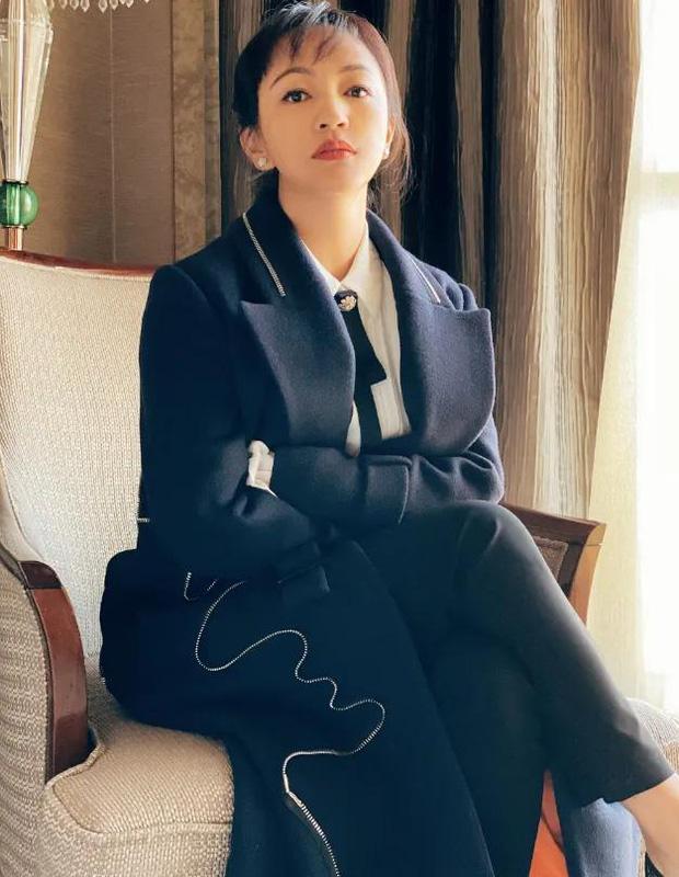 Lấy chồng máu mặt, mỹ nhân có trong tay nửa showbiz-8