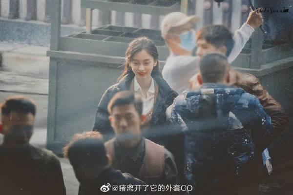 Angelababy bị mắng tới tấp vì đóng cảnh ngã xuống đệm cũng phải dùng thế thân-10