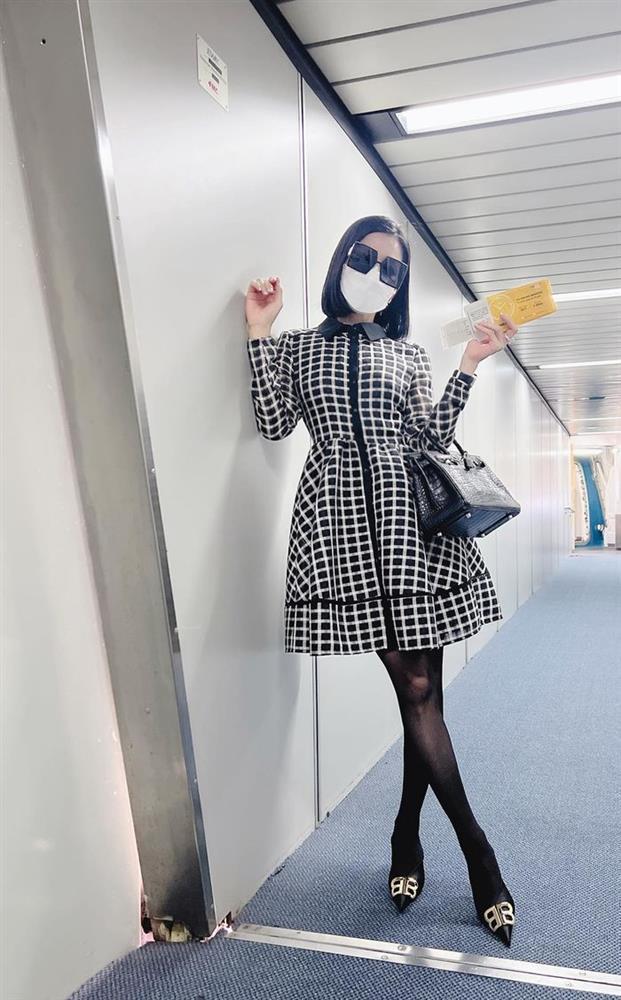 Lệ Quyên, Huyền My xách túi tiền tỷ từng khiến Ngọc Trinh ê chề-2