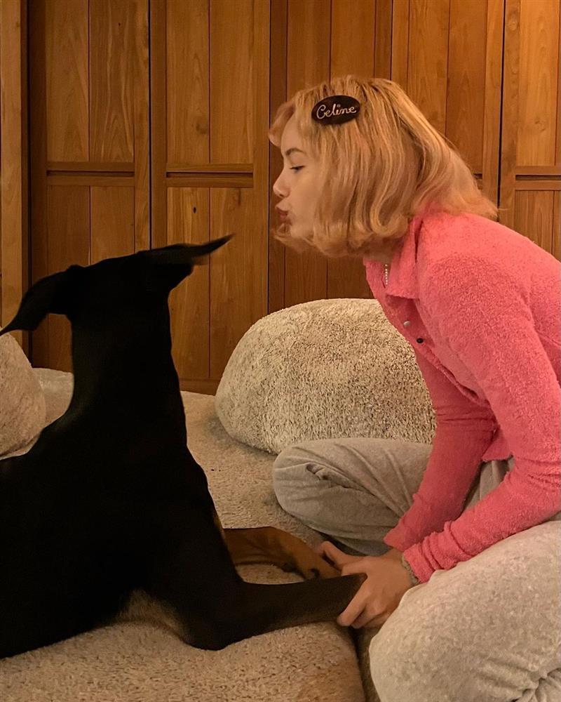 Đây là kiểu tóc xấu nhất từ trước đến nay của Lisa BLACKPINK?-3