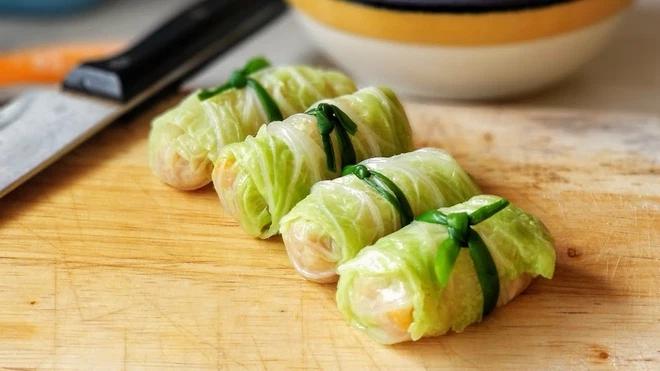 Mới đầu năm, người phụ nữ đã bị chỉ trích vì luộc bắp cải kiểu lạ đời-4