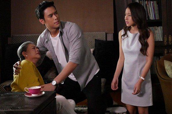 Em dâu ngang ngược đưa con đến cửa nhà la lối hống hách-1