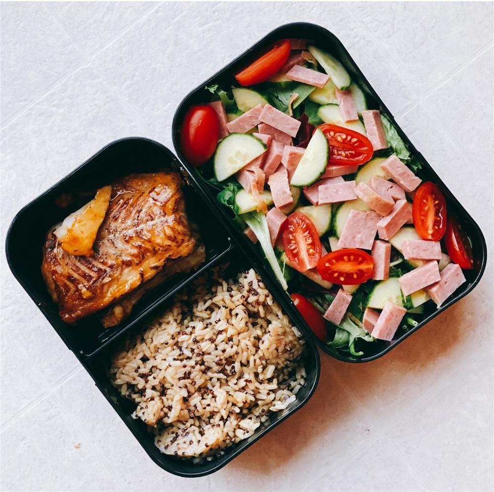 Vợ người ta làm cơm hộp cho chồng ăn trưa nhìn mà ngưỡng mộ-2