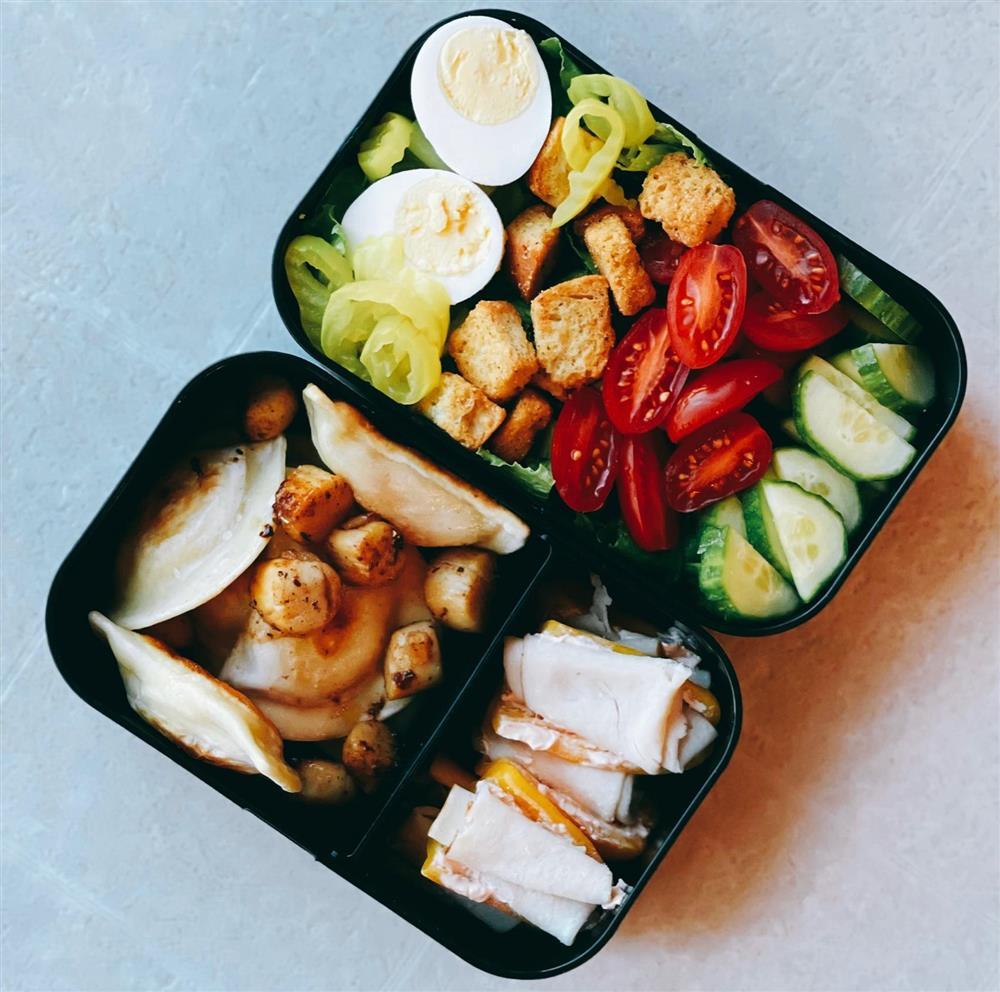 Vợ người ta làm cơm hộp cho chồng ăn trưa nhìn mà ngưỡng mộ-4