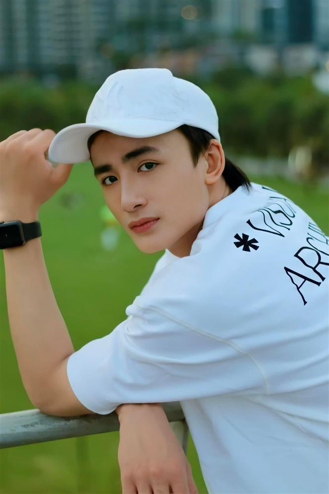 Song Duy có đẹp bằng chồng cũ Lâm Khánh Chi?-15