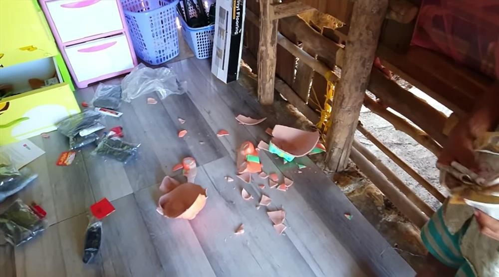 Sang Vlog bị trộm đột nhập đập phá nhà, khoắng sạch đồ đạc-1
