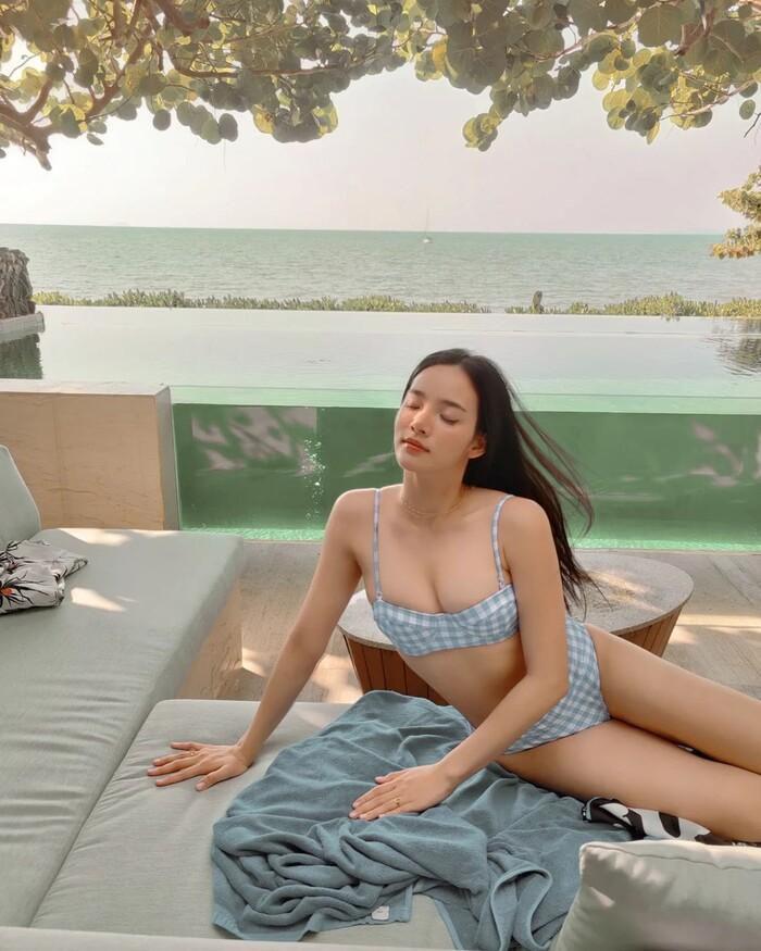 Dàn bóng hồng Thái Lan đốt mắt với những màn đọ bikini cực gắt-12