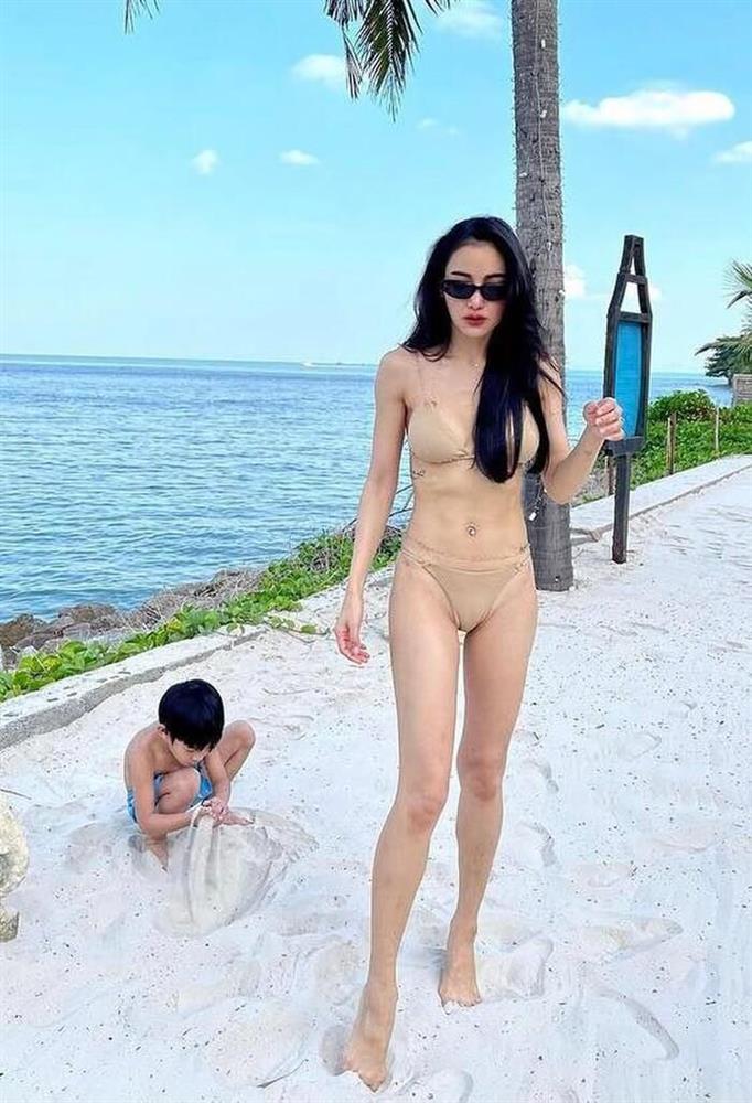 Dàn bóng hồng Thái Lan đốt mắt với những màn đọ bikini cực gắt-5