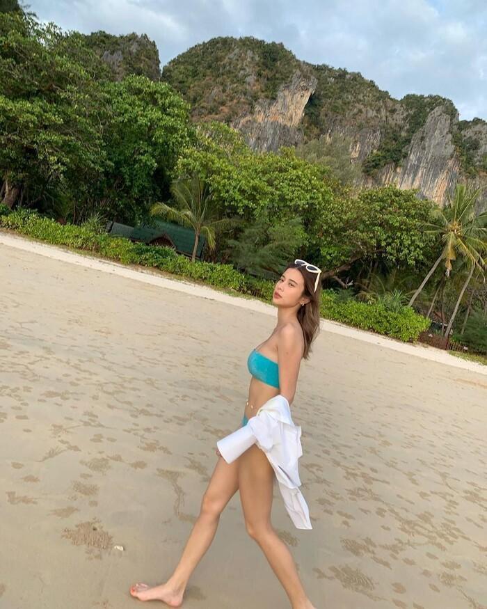 Dàn bóng hồng Thái Lan đốt mắt với những màn đọ bikini cực gắt-10