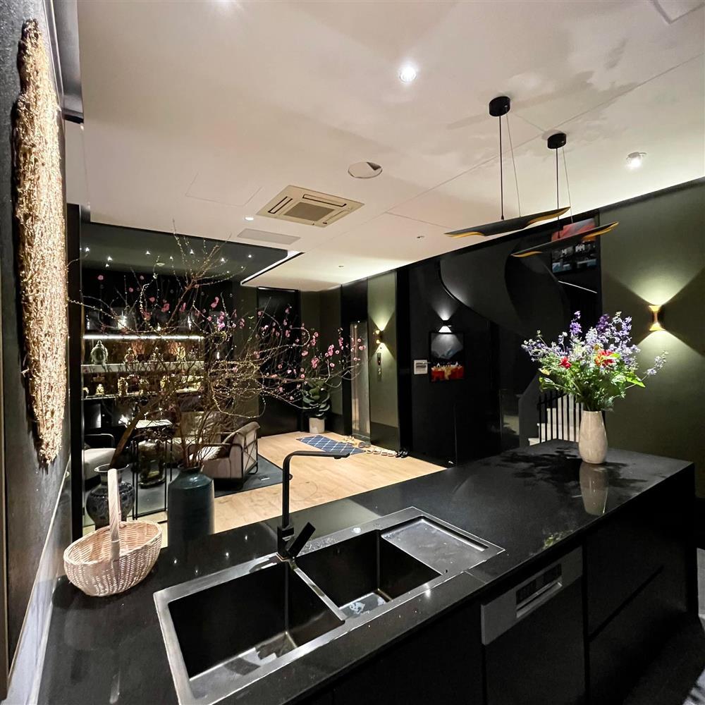 Tư gia tỏa mùi tiền hot girl Tú Linh và chồng doanh nhân-8