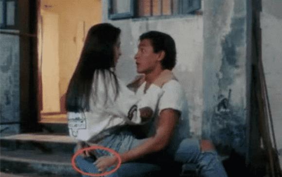 Bàn tay lịch thiệp của Lưu Đức Hoa khi Vương Tổ Hiền ngồi trên đùi-4