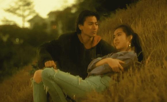 Bàn tay lịch thiệp của Lưu Đức Hoa khi Vương Tổ Hiền ngồi trên đùi-5