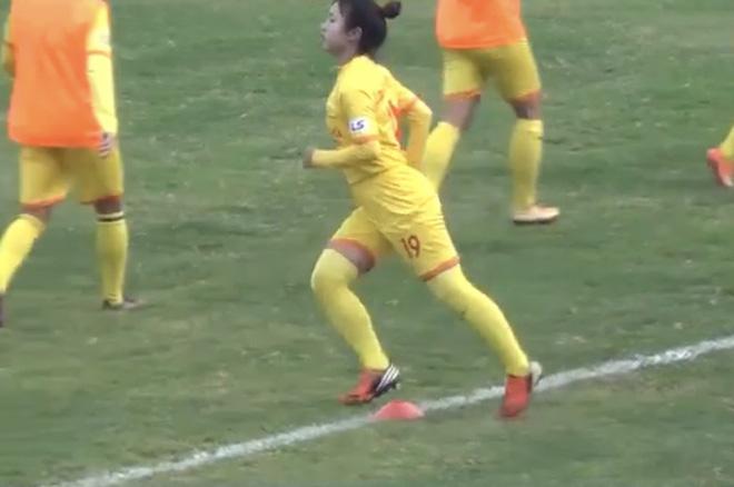 Netizen đào ảnh hot girl bóng đá nữ Việt Nam thời mũm mĩm-1