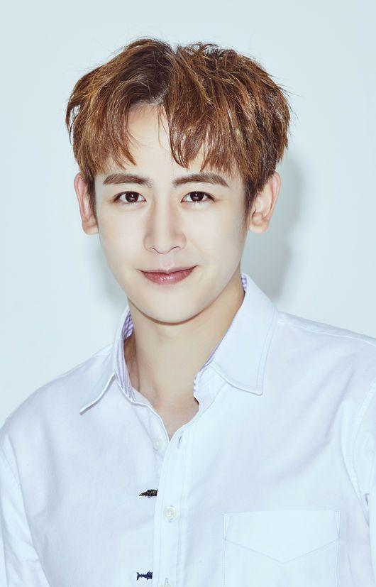 Cũng là nhân vật xuất thân từ JYP, Nichkhun - thành viên của nhóm nhạc Kpop 2PM được mệnh danh 