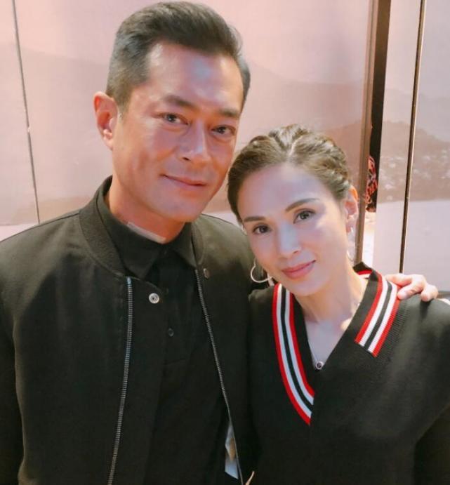 Tiểu Long Nữ Lý Nhược Đồng gây ngỡ ngàng với mặt mộc U60-4