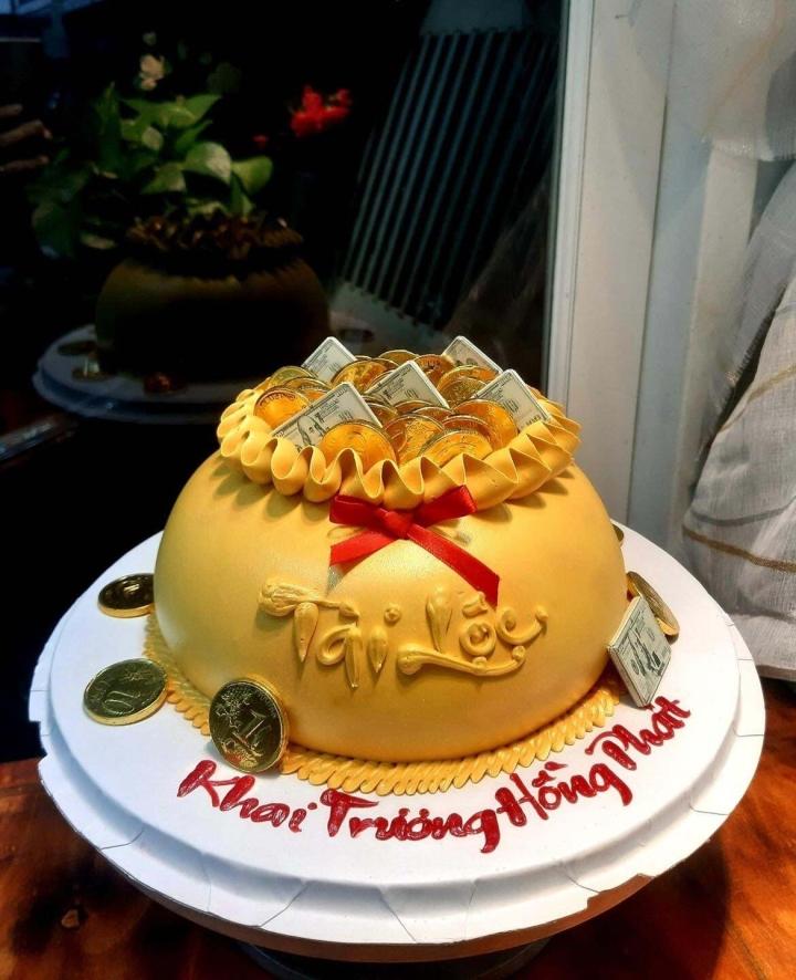 Bánh kem bạc triệu được săn lùng về đặt mâm cúng ngày Thần Tài-3