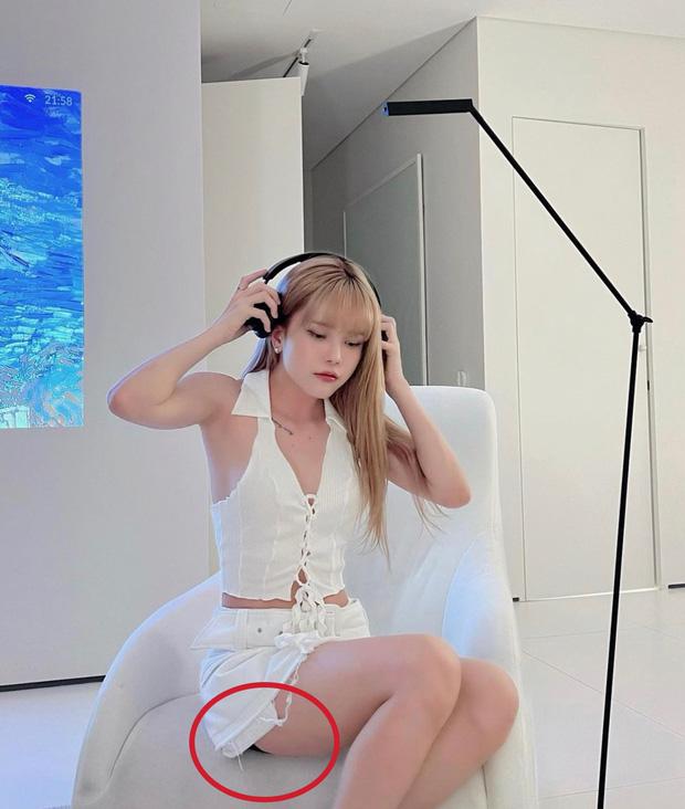 Thiều Bảo Trâm hớ hênh khi diện trang phục ngắn cũn táo bạo-3