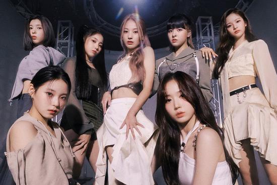 Đàn em TWICE vừa tung teaser đã bị tố bắt chước khắp nơi