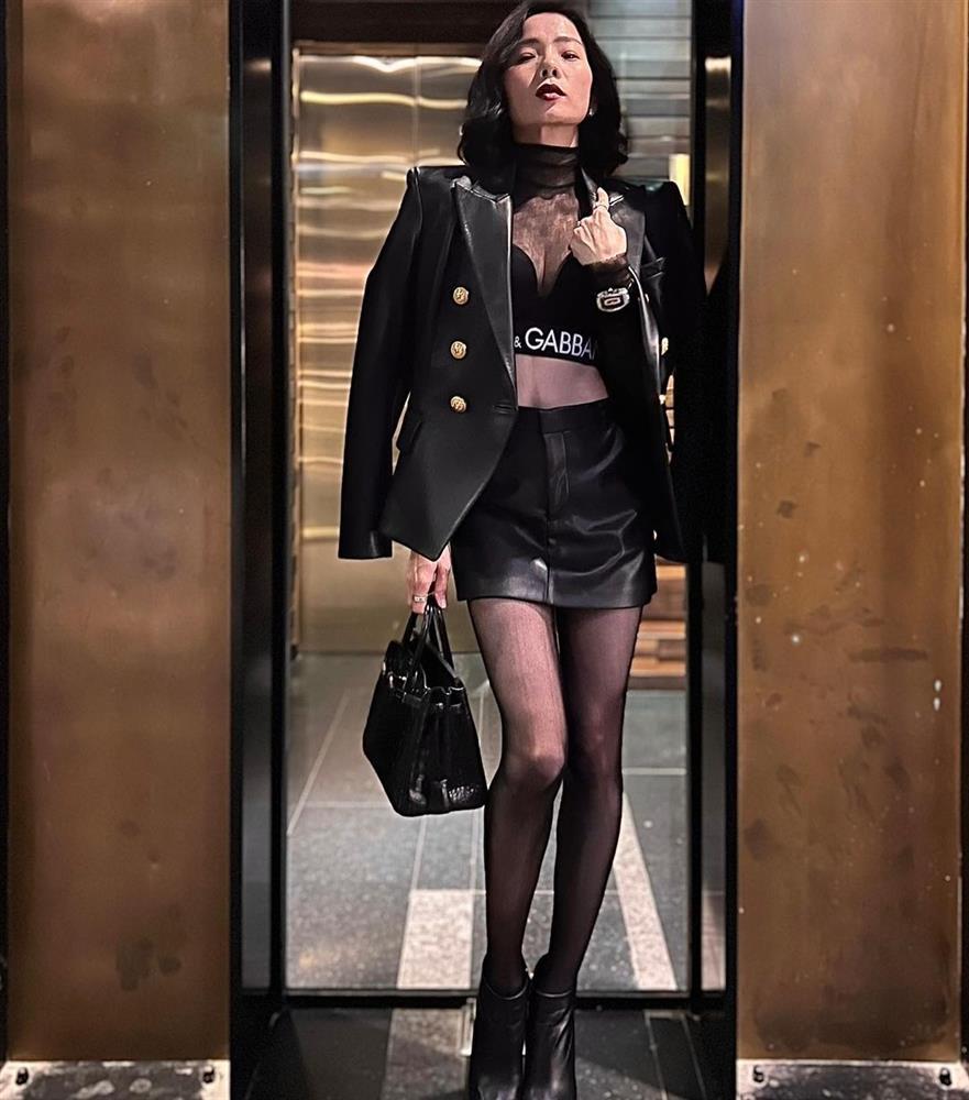 Vẫn uốn éo ở phòng gym, Lệ Quyên lại được khen vì 1 hành động-1