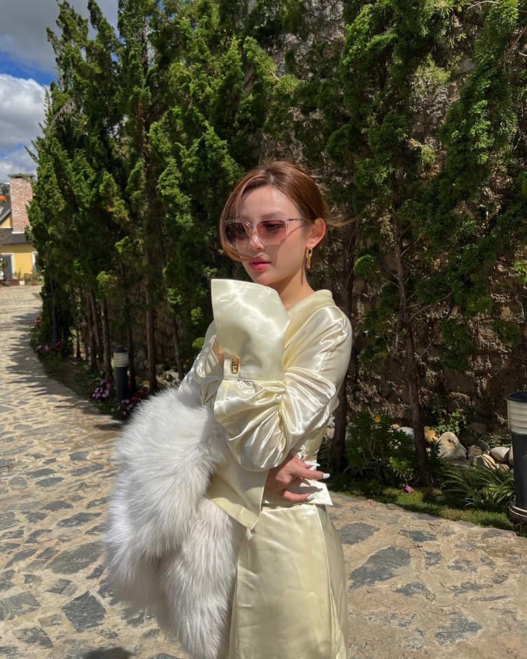 Huyền Baby du xuân mỗi ngày 1 bộ, Tết kiểu nhà giàu là đây!-1