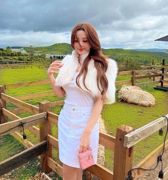 Huyền Baby du xuân mỗi ngày 1 bộ, Tết kiểu nhà giàu là đây!-7