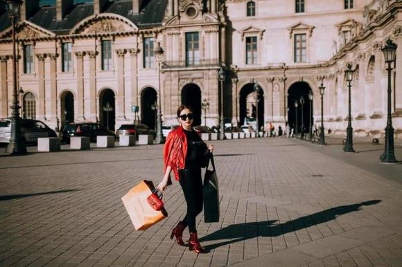 Đầu năm khoe nhẫn kim cương khủng, Hòa Minzy giàu cỡ nào?-5