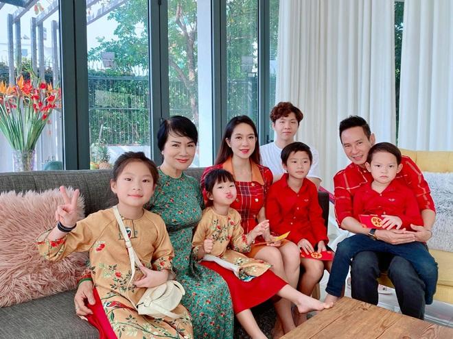 Mẹ vợ Lý Hải U70 vẫn chơi style thiếu nữ, trông ra sao?-10