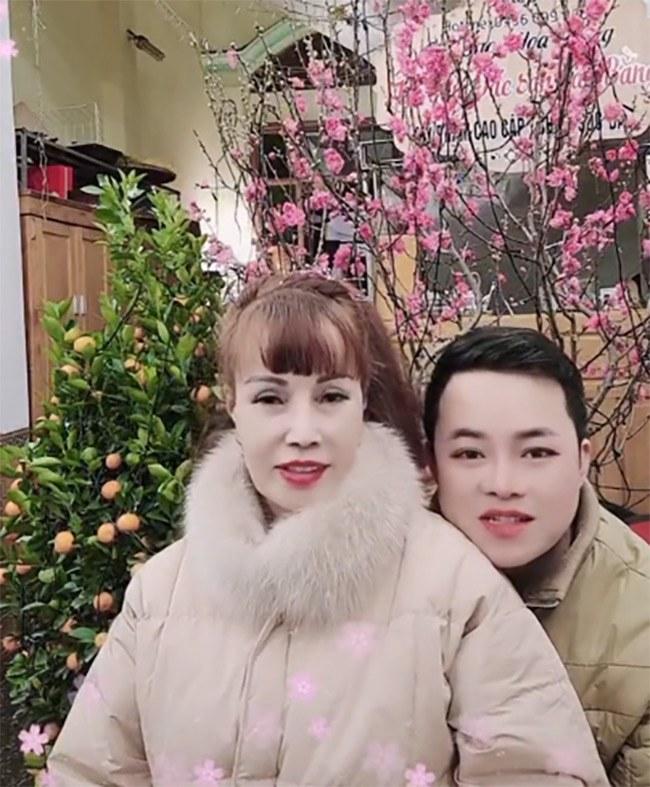 Cô dâu Cao Bằng khoe ngoại hình trẻ đẹp sau n lần dao kéo-2