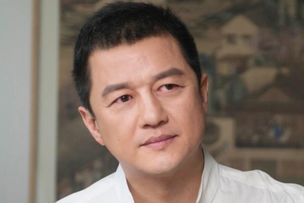 Vợ đạo diễn nặng gánh nuôi con, trả nợ sau khi chồng đột tử-3