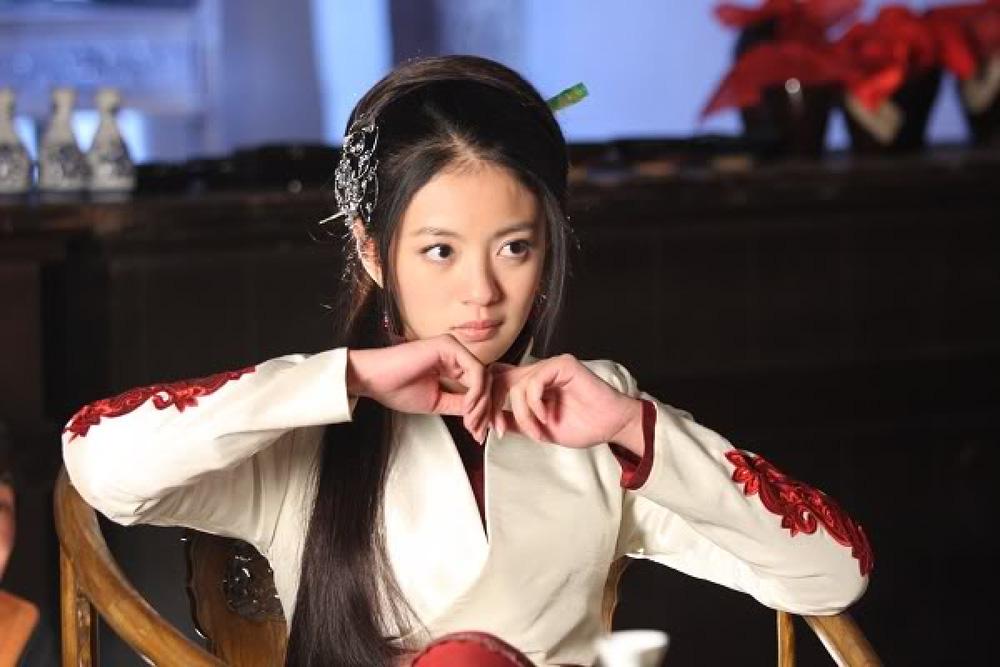 Đang như bà hoàng, An Dĩ Hiên sụp đổ vì chồng ngã ngựa-3