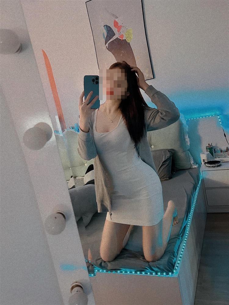 Body nóng rẫy của hot girl rủ rê chồng người chơi đồ tập thể-4