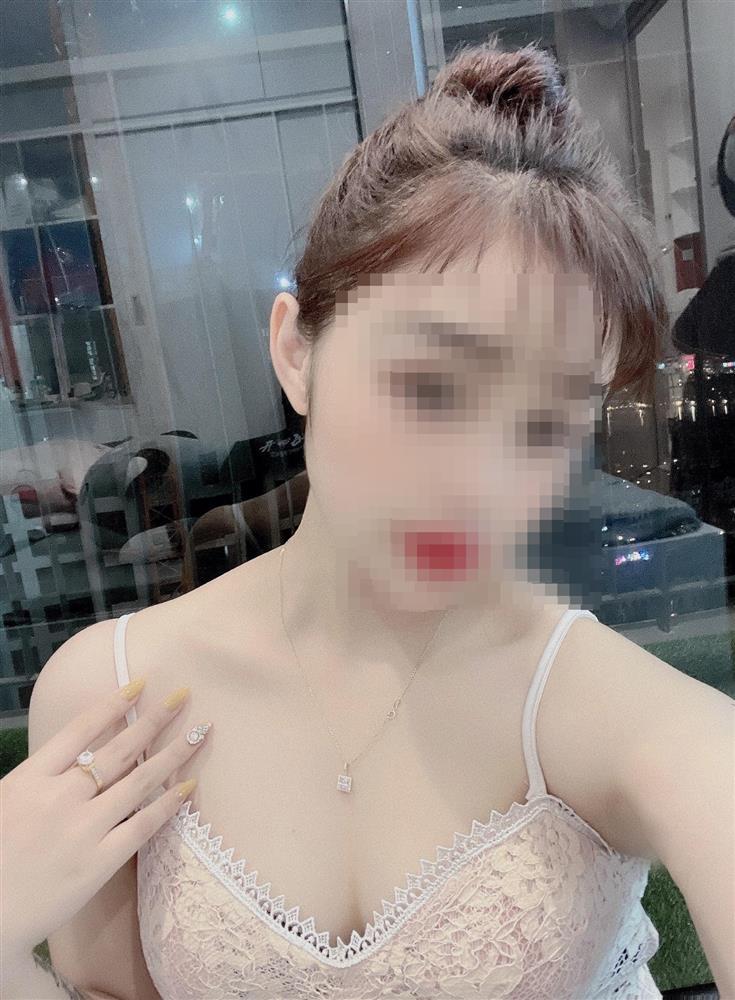 Body nóng rẫy của hot girl rủ rê chồng người chơi đồ tập thể-3