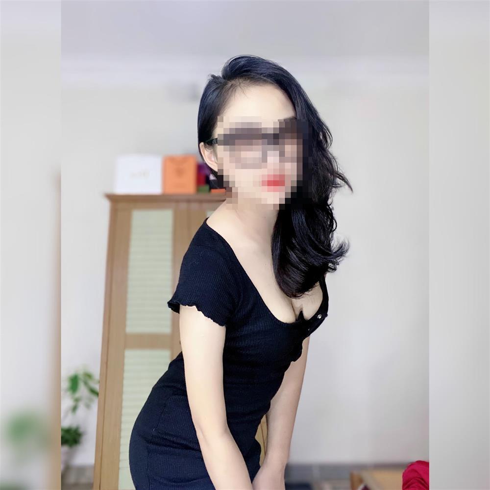 Body nóng rẫy của hot girl rủ rê chồng người chơi đồ tập thể-8