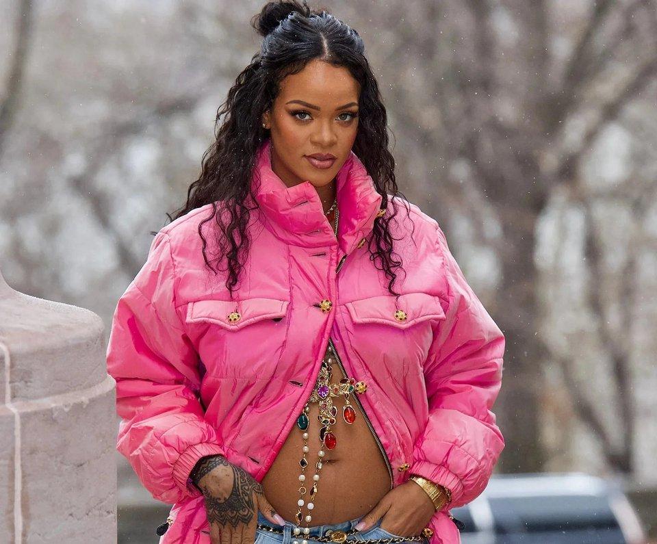 Rihanna mặc sành điệu khi mang bầu-2