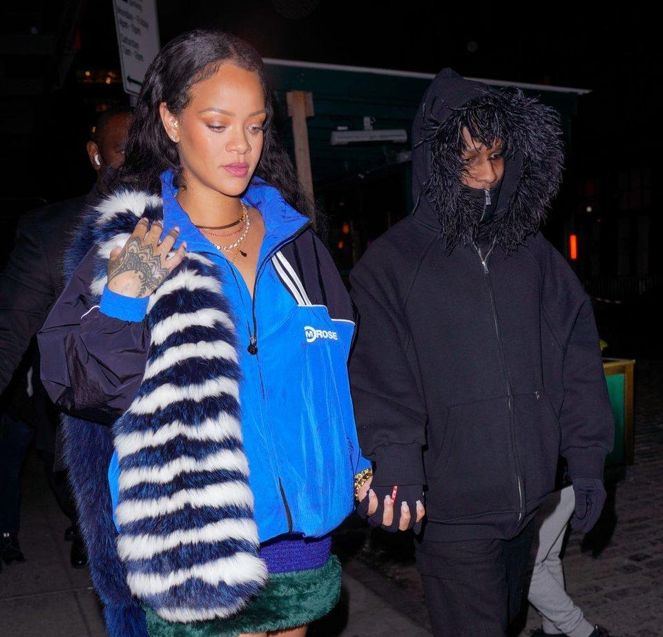 Rihanna mặc sành điệu khi mang bầu-4