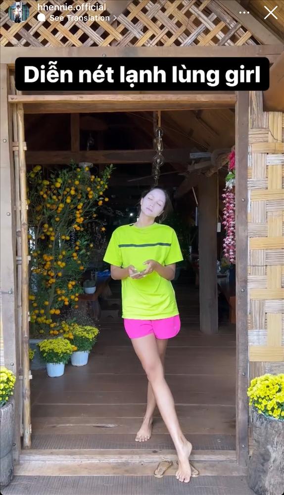 HHen Niê dọa ma với gương mặt như đóng phim kinh dị-6