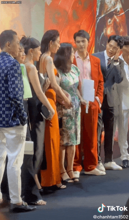 Lan truyền clip Khả Như hất túi đồng nghiệp chốn đông người-1