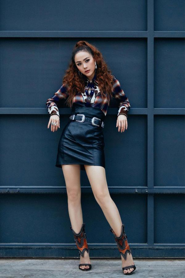 Minh Hằng có thù với boots hay gì mà liên tục bị dìm lùn mẩu-6