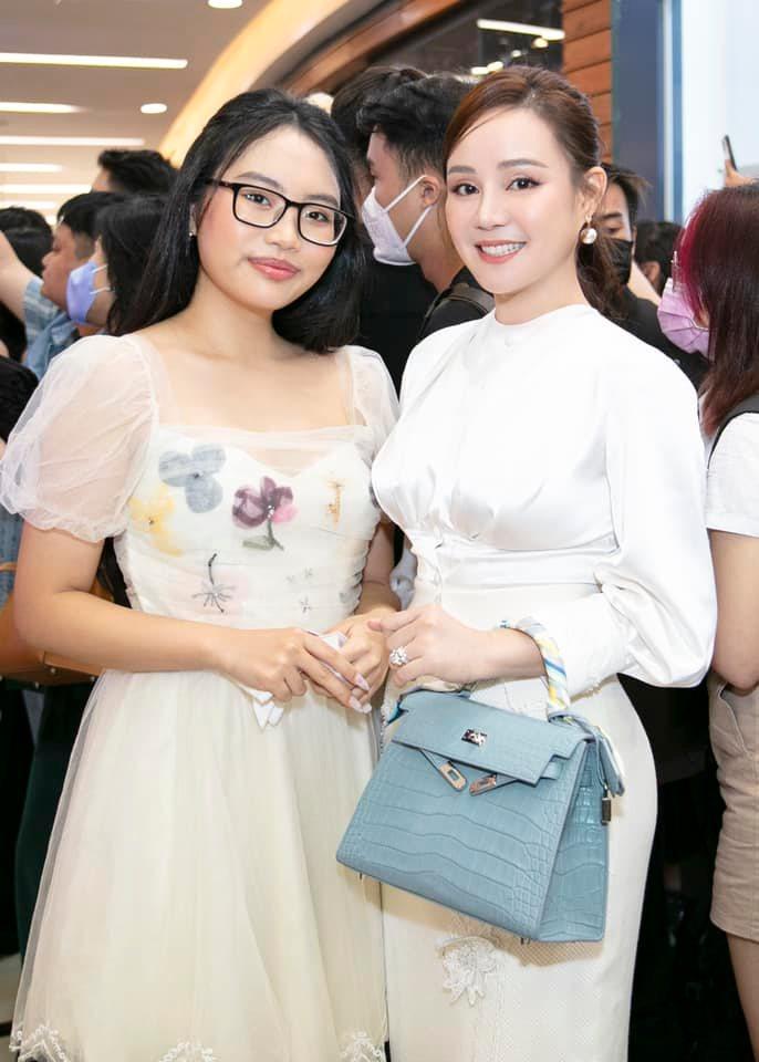 Vy Oanh làm rõ hình ảnh cô bé đô con đang lan truyền-3