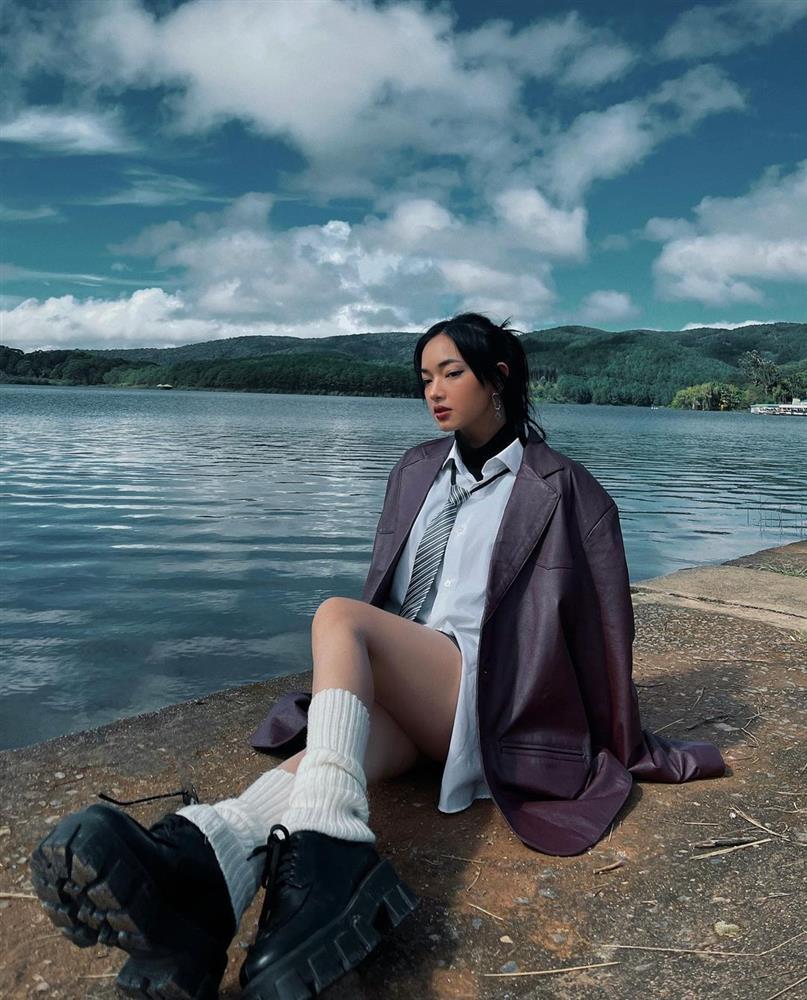 Mix đồ đi Đà Lạt mùa lạnh đẹp như dàn mỹ nhân Vbiz-2