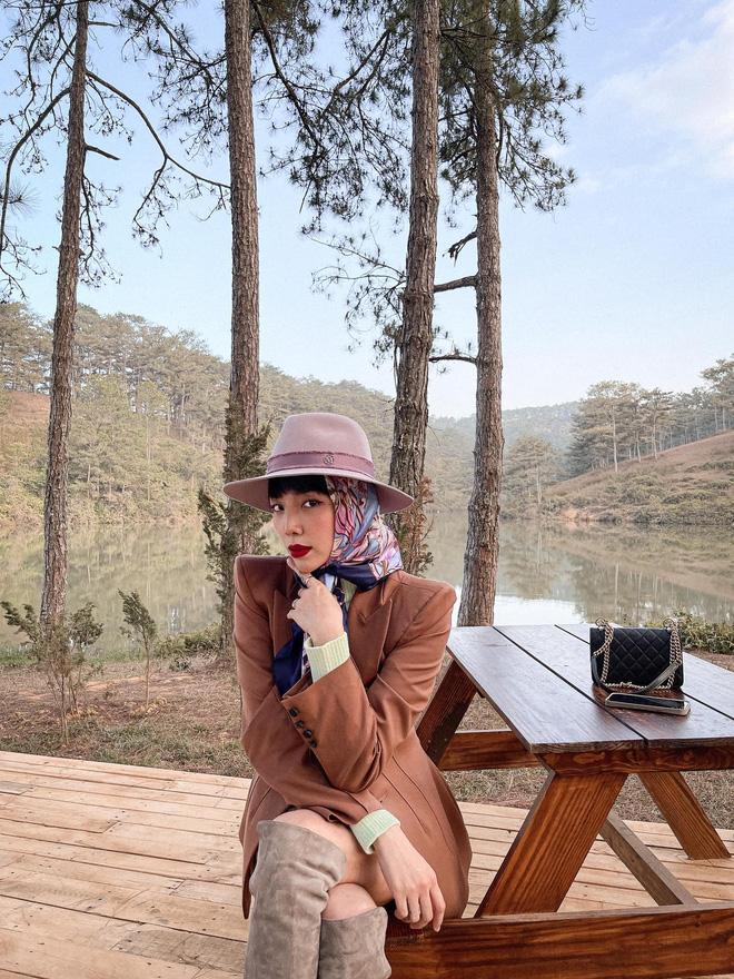 Mix đồ đi Đà Lạt mùa lạnh đẹp như dàn mỹ nhân Vbiz-1