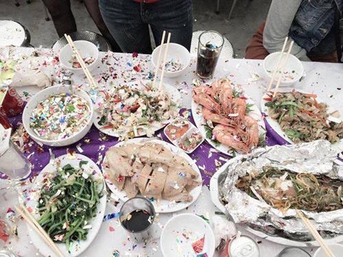 Các tình huống vừa lạ lẫm vừa buồn cười va phải trong tiệc cưới-5