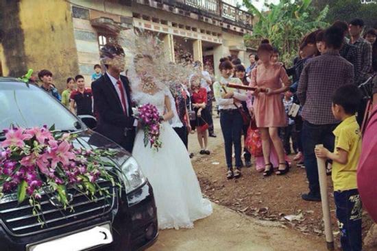 Các tình huống vừa lạ lẫm vừa buồn cười va phải trong tiệc cưới