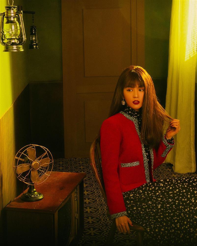 Liên tục đụng hàng Lương Thùy Linh, Ngọc Trinh ở chiếu dưới-5