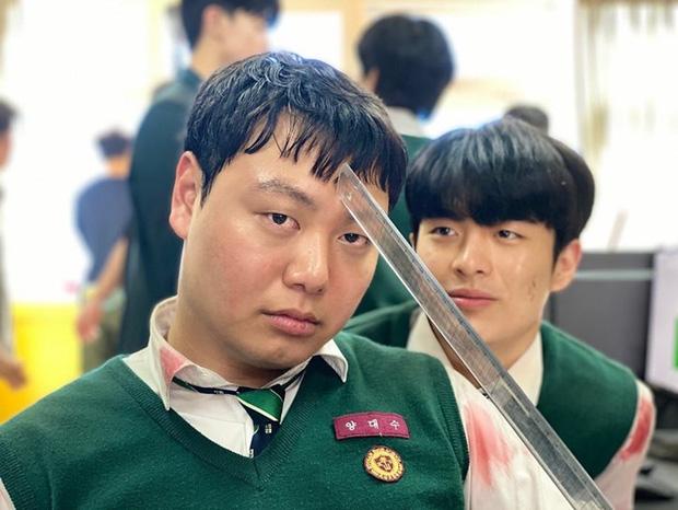Loạt bí mật hậu trường ngỡ ngàng của phim zombie Hàn đang hot xình xịch-4
