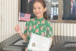Kim Hiền hào hứng khoe thi được quốc tịch Mỹ