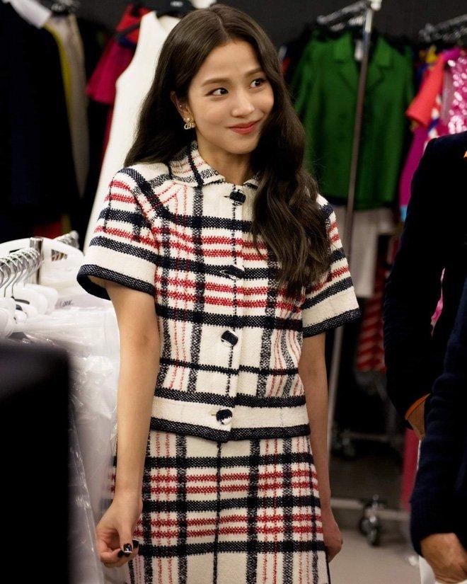 Rosé, Jisoo trung thành với một kiểu lên đồ mãi không chán-6