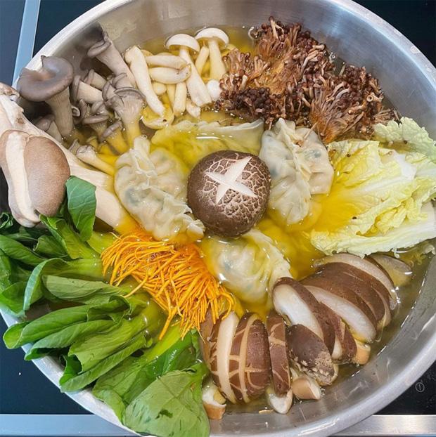 Hóa ra Son Ye Jin để lộ hint kết hôn Hyun Bin từ vài tháng trước?-2