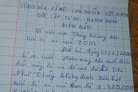 Sợ mẹ 'cuỗm' tiền lì xì, cậu nhóc tung chiêu độc giữ tài sản