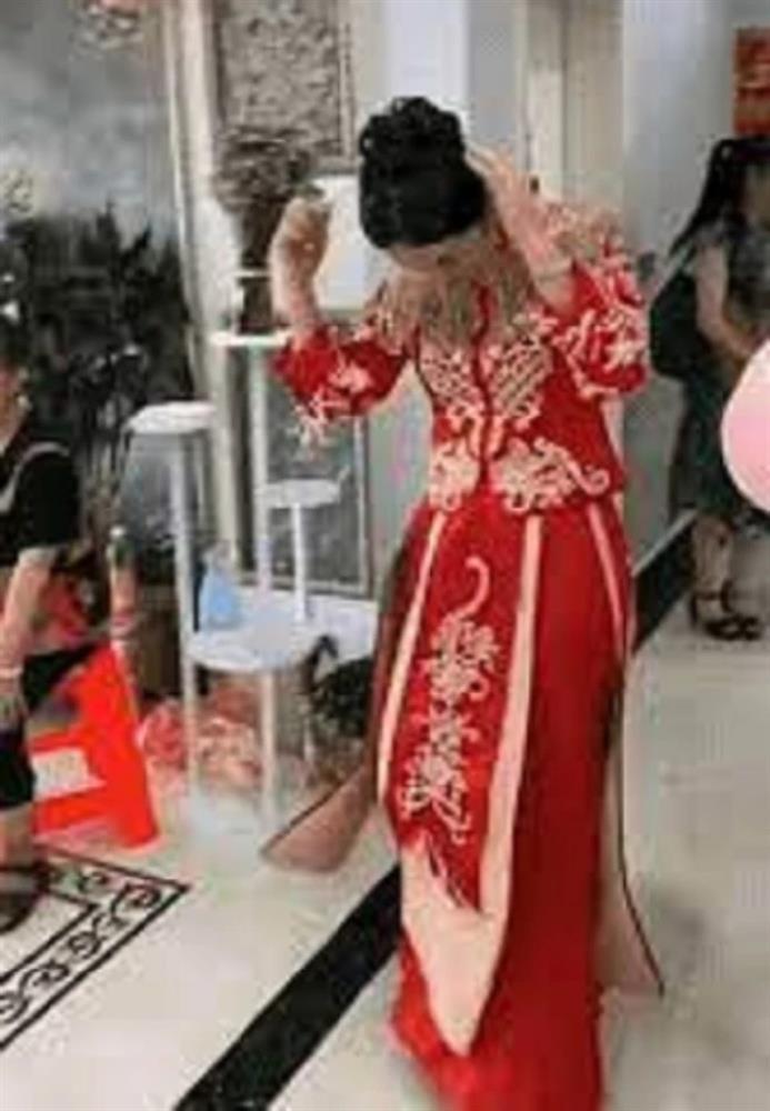 Cô dâu cởi đồ, hủy hôn ngay trong đám cưới lại được khen đúng-2